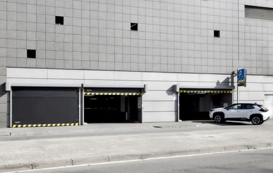 Puerta rápida para parking